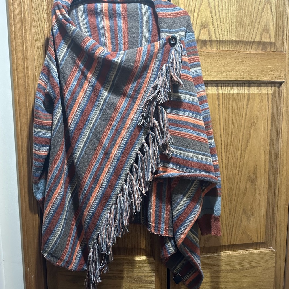 NorthStyle Striped Cape with Fringe - Blue, Red, Gray